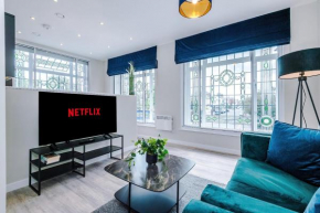 Smart 1 Bedroom Apartment in Southport Centre